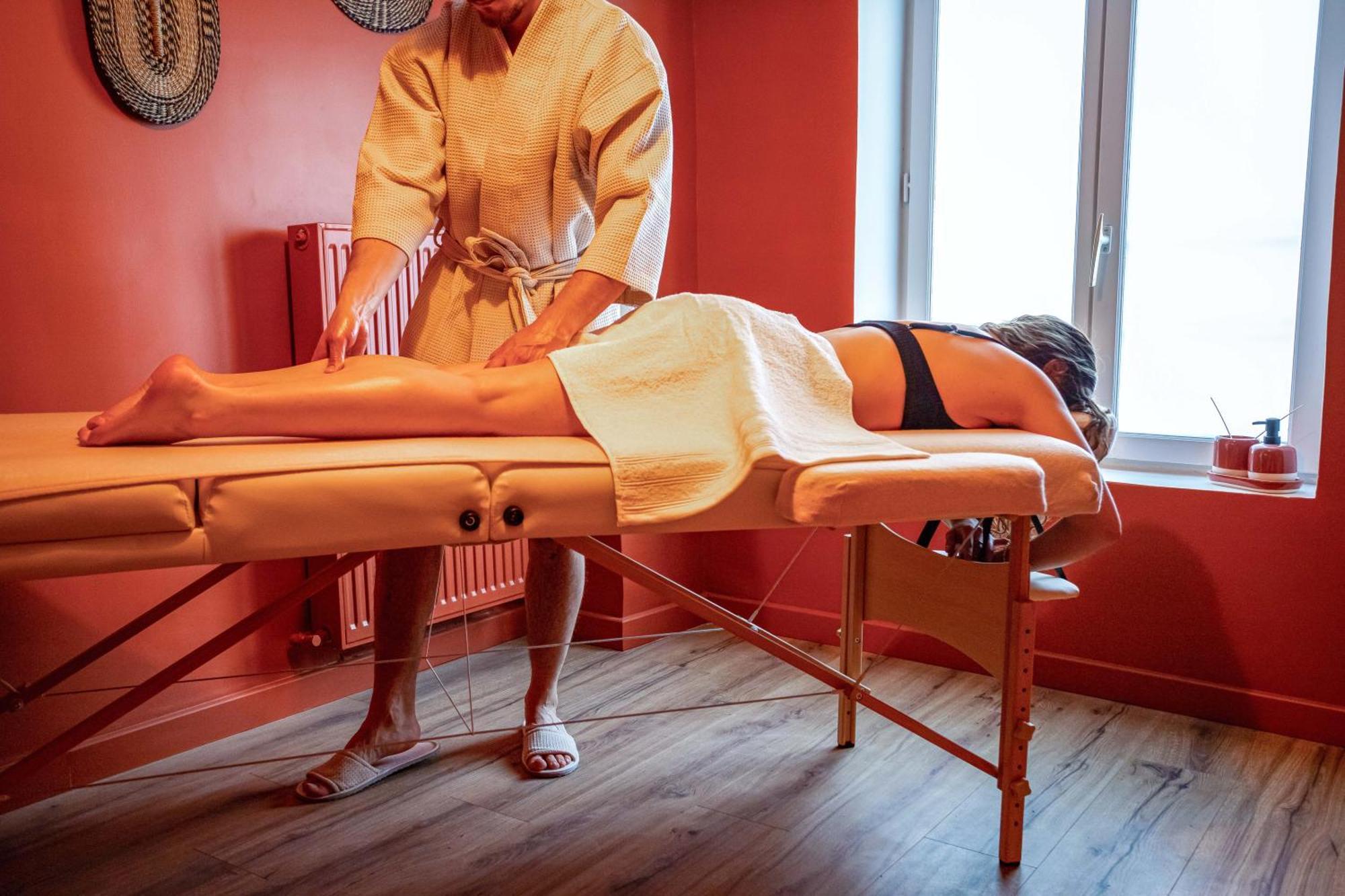 50 Nuances D'Amour - Jacuzzi / Massage / Cinema Moirans Exteriör bild