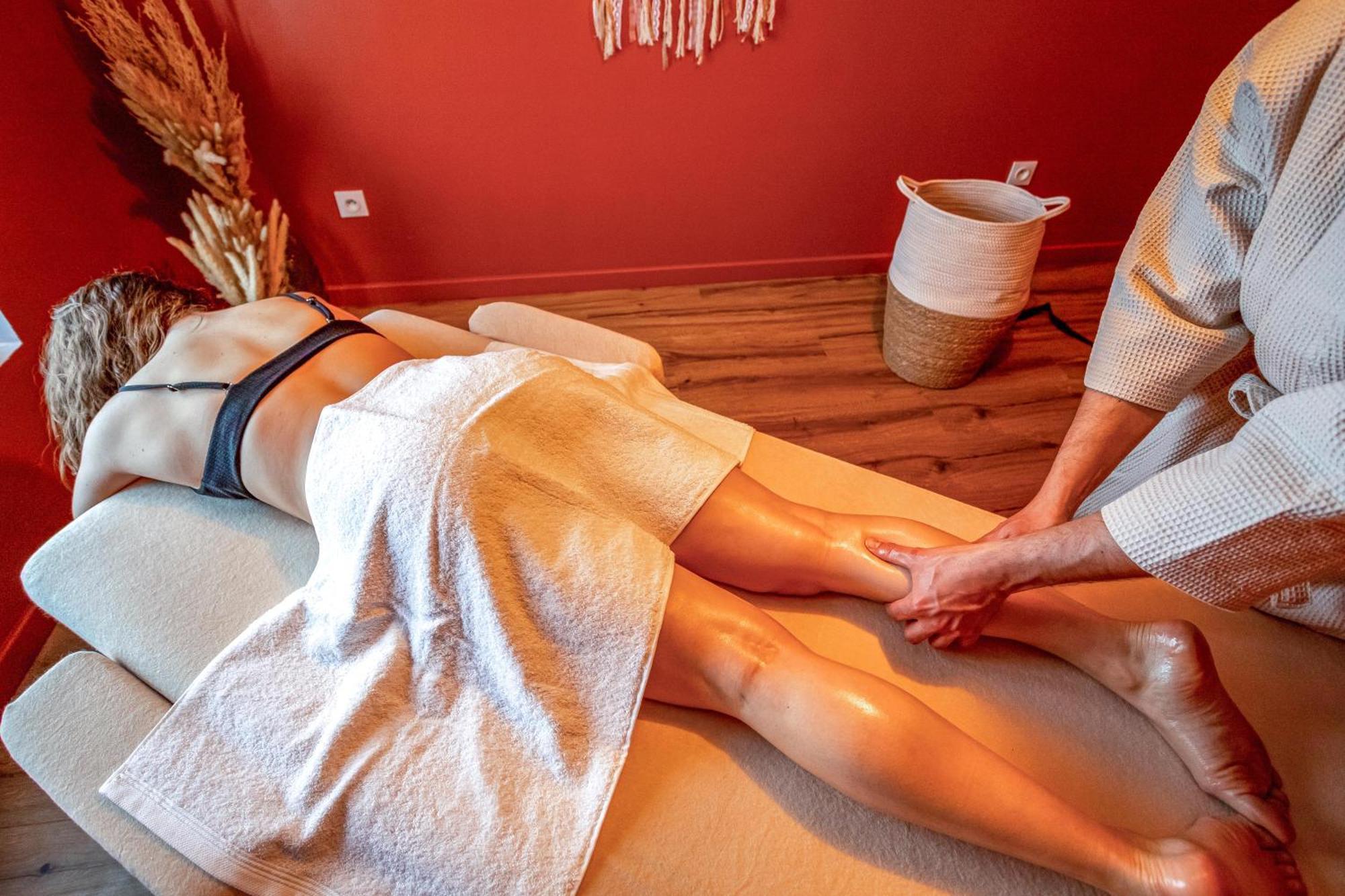 50 Nuances D'Amour - Jacuzzi / Massage / Cinema Moirans Exteriör bild